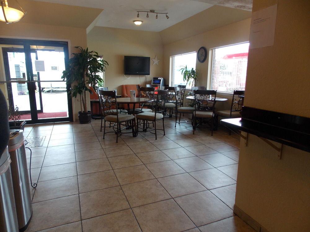 Econo Lodge Inn & Suites Downtown San Antonio Exterior photo