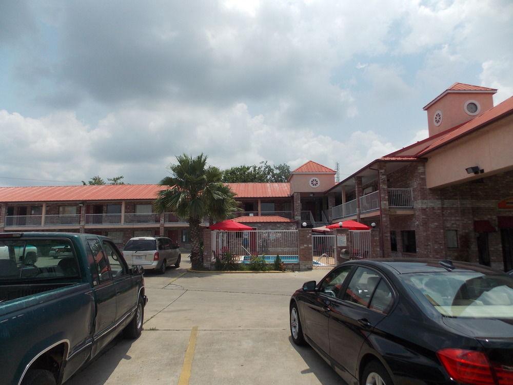 Econo Lodge Inn & Suites Downtown San Antonio Exterior photo