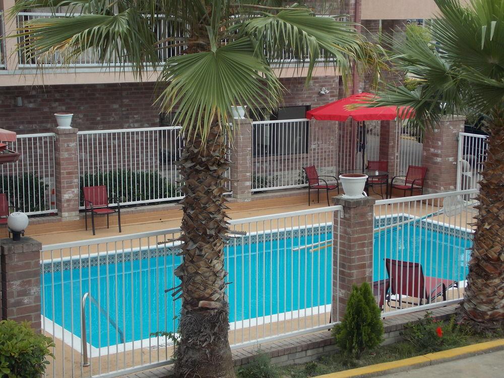 Econo Lodge Inn & Suites Downtown San Antonio Exterior photo