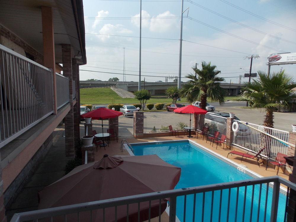 Econo Lodge Inn & Suites Downtown San Antonio Exterior photo